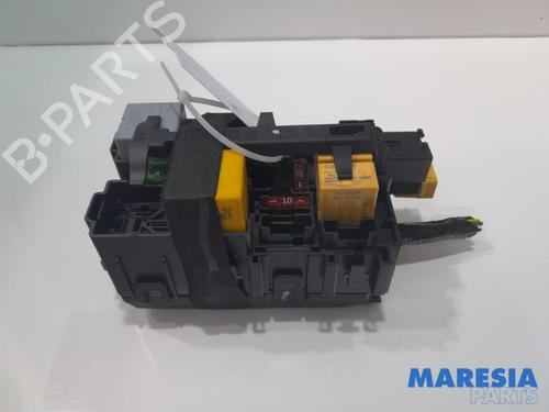 Used Fuse box PEUGEOT 208 I (CA_, CC_) 1.2 VTI 82 (82 hp) 31408235