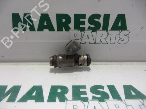 injector-renault-scenic-i-mpv-ja01_-fa0_-1999-2000-2001-2002-2003-2004-2005-2006-2007-2008-2009-2010-31471312 main image