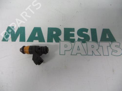Used Injector RENAULT MEGANE I Coach (DA0/1_) 1.6 16V (DA0B, DA04, DA11) (107 hp) 31471358