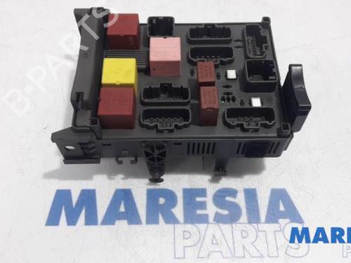 Used Fuse box RENAULT ESPACE IV (JK0/1_) 2.0 (JK0A, JK1D, JK0N) (170 hp) 31498736