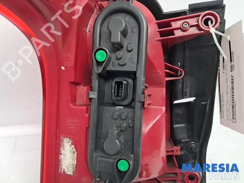 Right taillight PEUGEOT 5008 (0U_, 0E_) 1.6 16V | BP31425222C35