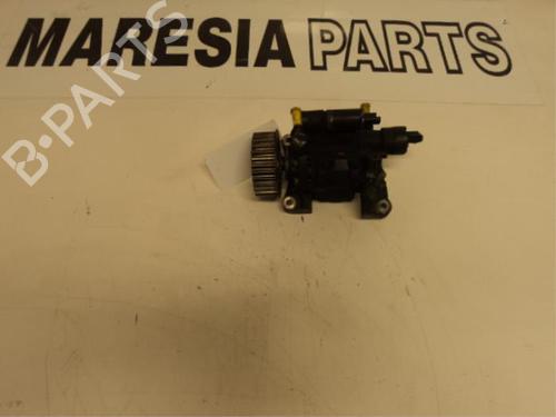 Used Fuel pump RENAULT GRAND SCÉNIC II (JM0/1_) 1.5 dCi (JM1E) (106 hp) 31523201