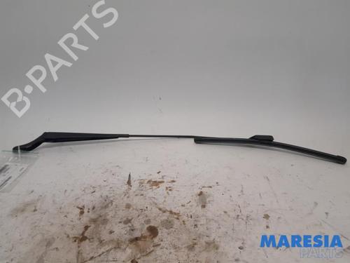 front-windshield-wiper-arm-peugeot-2008-i-cu_-2013-31505032 main image