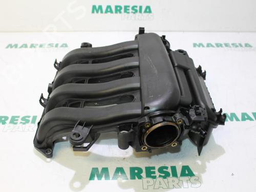 Used Injection rail RENAULT SCÉNIC II (JM0/1_) 1.6 (JM0C, JM0J, JM1B) (113 hp) 31466466