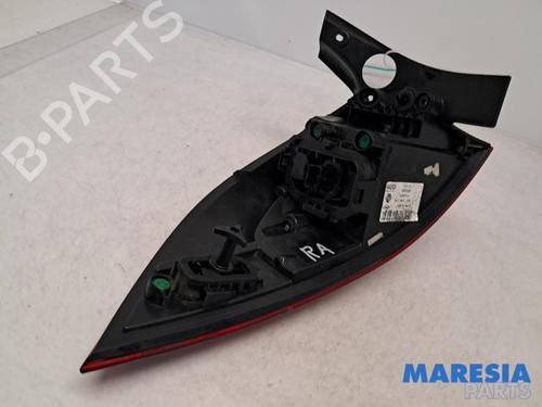 Right taillight RENAULT CLIO IV Grandtour (KH_) 1.5 dCi 90 (KHN3, KHN4) | BP31416332C35 