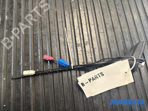 Base antenna Base antenna CITROËN C4 Grand Picasso II (DA_, DE_) 1.2 THP 130 (130 hp) 34141637 34141637