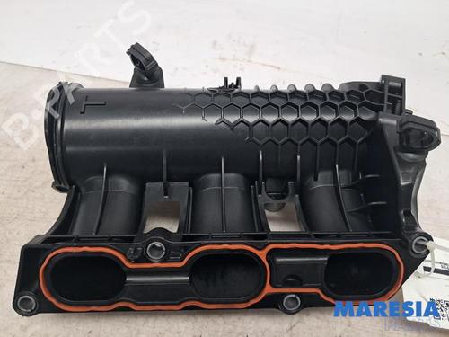 Used Injection rail Injection rail PEUGEOT 3008 II SUV (MC_, MR_, MJ_, M4_) 1.2 THP/ PureTech 130 (MRHNSM, MRHNSU, MRHNSJ, MRHNYW,... (131 hp) 39961192 39961192