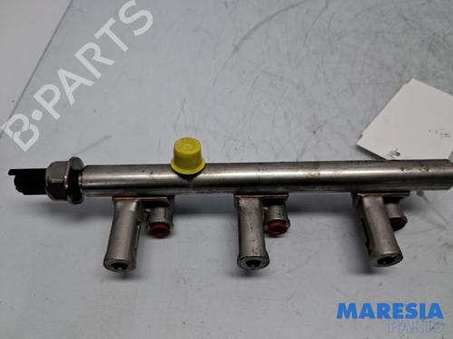 Used Injection rail PEUGEOT 308 SW II (LC_, LJ_, LR_, LX_, L4_) 1.2 THP 110 (110 hp) 31461269