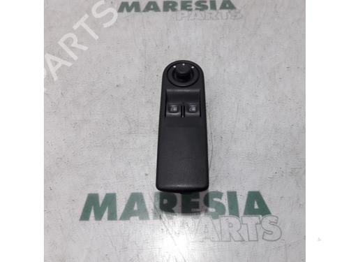 switch-renault-clio-iv-bh_-2012-2013-2014-2015-2016-2017-2018-2019-2020-2021-31495386 main image