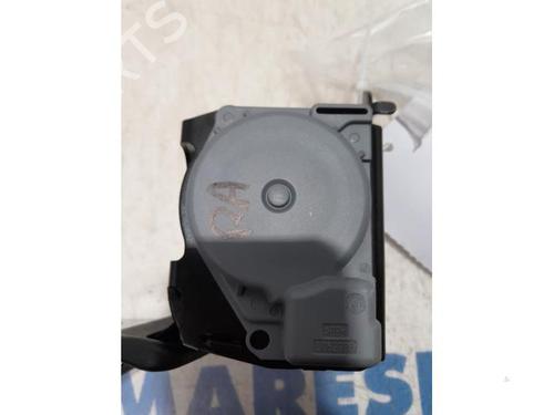 Used Rear right seatbelt RENAULT CAPTUR I (J5_, H5_) 1.2 TCe 120 (118 hp) 31494996