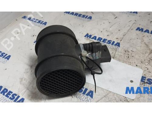 mass-air-flow-sensor-alfa-romeo-156-932_-1997-1998-1999-2000-2001-2002-2003-2004-2005-31475813 main image