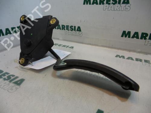 Used Electronic module RENAULT GRAND SCÉNIC II (JM0/1_) 1.5 dCi (JM02, JM13) (101 hp) 31526495