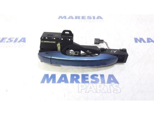 front-left-exterior-door-handle-renault-megane-iv-grandtour-k9amn_-2016-31531206 main image