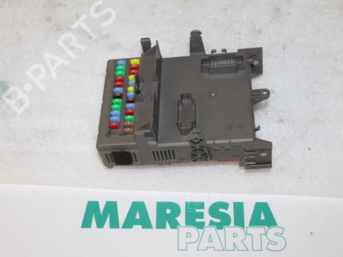 Used Fuse box RENAULT ESPACE IV (JK0/1_) 2.0 Turbo (JK0A, JK0B, JK0N) (163 hp) 31455058