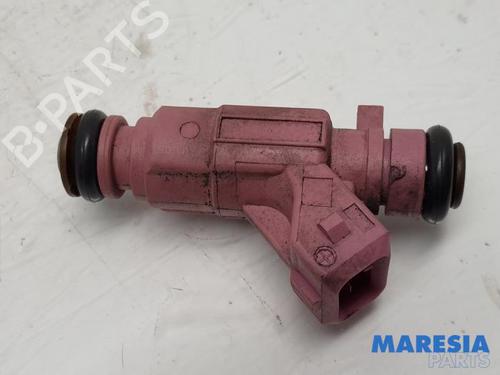 Used Injector FIAT PANDA (169_) 1.4 (169AXE1B) (100 hp) 31445022