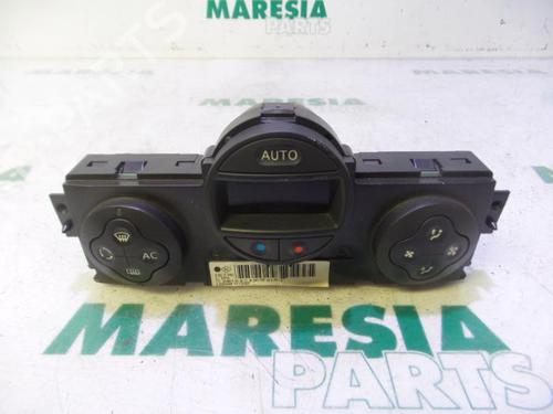 climate-control-renault-megane-ii-coupe-cabriolet-em01_-2003-2004-2005-2006-2007-2008-2009-2010-31418265 main image