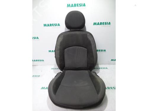 Used Right front seat PEUGEOT 206 Hatchback (2A/C) 1.4 i (75 hp) 31521092