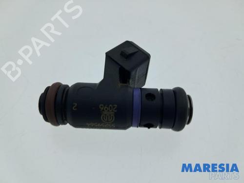 Used Injector Injector FIAT 500X (334_) 1.6 (334AXE1A) (110 hp) 33832575 33832575