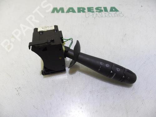 Used Steering column stalk RENAULT ESPACE IV (JK0/1_) 2.0 Turbo (JK0A, JK0B, JK0N) (163 hp) 31440271