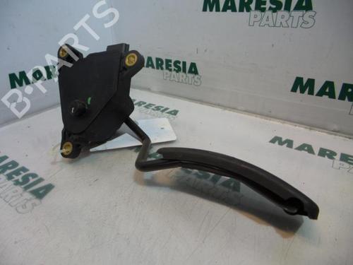 Used Electronic module RENAULT GRAND SCÉNIC II (JM0/1_) 2.0 (135 hp) 31415232