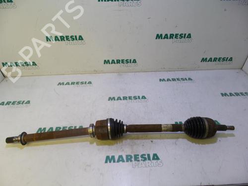 Used Right front driveshaft Right front driveshaft RENAULT MEGANE III Grandtour (KZ0/1) 1.5 dCi (KZ09, KZ0D, KZ1G, KZ29, KZ14, KZ1W, KZ10, KZ1F,... (110 hp) 31527351 31527351