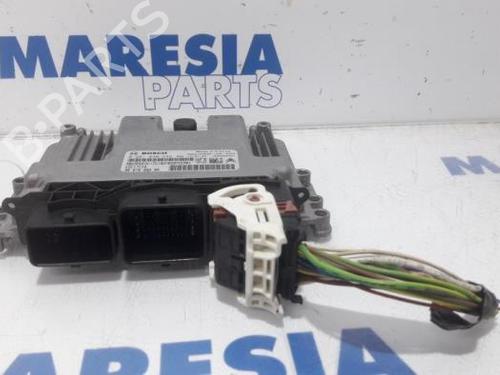 Used Engine control unit (ECU) PEUGEOT PARTNER Box Body/MPV 1.6 HDi / BlueHDi 75 (75 hp) 31452571