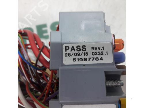 Fuse box FIAT 500X (334_) 1.6 (334AXE1A) | BP31426697E1