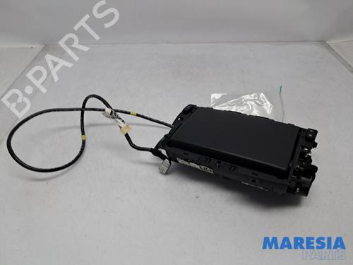 Used Display monitor PEUGEOT 3008 I MPV (0U_) 1.6 THP (156 hp) 31430731