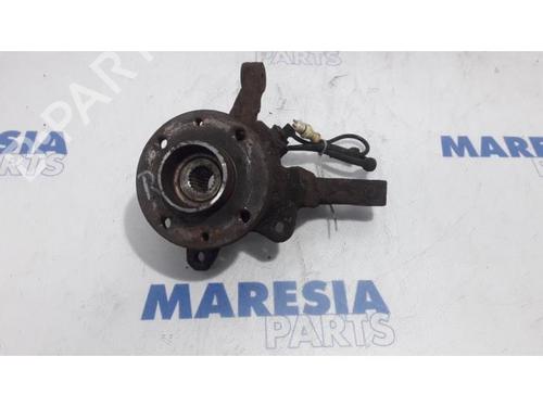 Used Right front steering knuckle RENAULT CLIO II (BB_, CB_) 1.4 16V (B/CB0P, BB13) (98 hp) 31481510