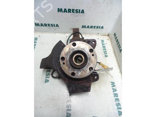 Used Right front steering knuckle RENAULT ESPACE III (JE0_) 3.0 V6 24V (JE0G, JE0R) (190 hp) 31482261