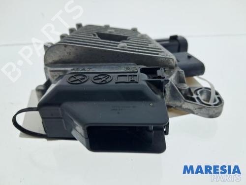 Used Control unit Control unit PEUGEOT 3008 II SUV (MC_, MR_, MJ_, M4_) Hybrid (224 hp) 32487178 32487178