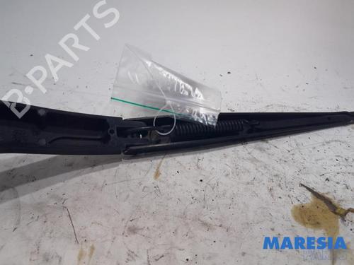Used Front windshield wiper arm PEUGEOT EXPERT Van (VF3A_, VF3U_, VF3X_) 2.0 HDi 120 (120 hp) 31522358