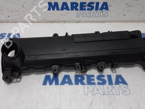 Used Valve cover RENAULT CLIO II (BB_, CB_) 1.5 dCi (B/CB07) (65 hp) 31433721