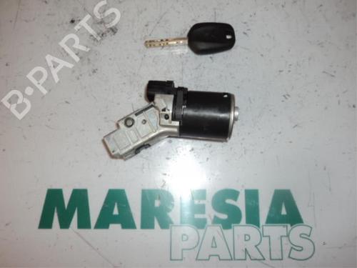 Used Ignition barrel PEUGEOT 208 I (CA_, CC_) 1.6 HDi (92 hp) 31461113