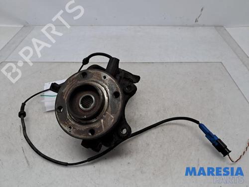 Fusee rechts voor CITROËN C3 II (SC_) 1.2 VTi 82 (82 hp) 31411952