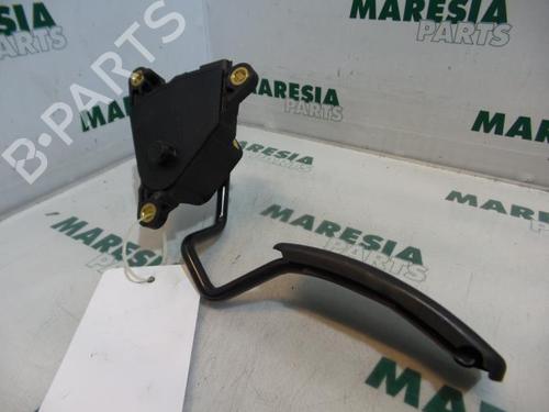 Used Electronic module RENAULT CLIO III (BR0/1, CR0/1) 1.6 16V (BR05, BR0B, BR0Y, BR15, BR1J, BR1M, BR1Y, CR0B,... (112 hp) 31418684