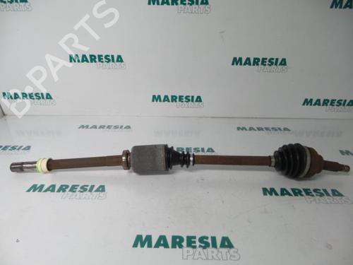 Used Right front driveshaft RENAULT TRAFIC II Bus (JL) 1.9 dCI 100 (JL0C, JL0K) (101 hp) 31404952