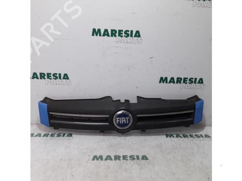 Used Grille FIAT PANDA (169_) 1.2 (169.AXB11, 169.AXB1A) (60 hp) 31493263