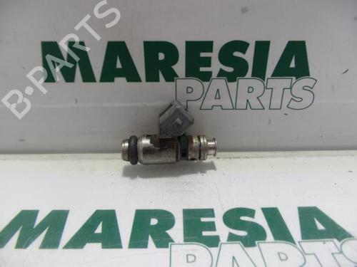 Used Injector RENAULT ESPACE III (JE0_) 2.0 16V (JE0N, JE0L, JE02) (140 hp) 31486924