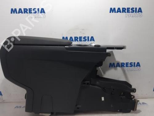 Used Middle console PEUGEOT 3008 I MPV (0U_) 1.6 VTi (120 hp) 31461028