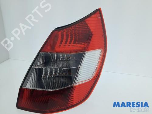 right-taillight-renault-scenic-ii-jm01_-2003-2004-2005-2006-2007-2008-2009-2010-32746280 main image
