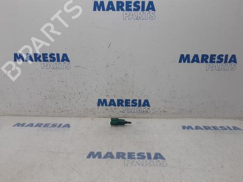 switch-peugeot-208-i-ca_-cc_-2012-2013-2014-2015-2016-2017-2018-2019-2020-2021-31403541 main image