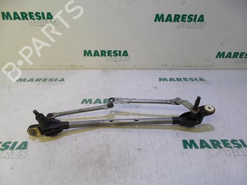 Used Front wipers mechanism RENAULT MEGANE III Grandtour (KZ0/1) 1.5 dCi (KZ09, KZ0D, KZ1G, KZ29, KZ14, KZ1W, KZ10, KZ1F,... (110 hp) 31505461