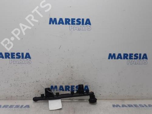 Used Injection rail RENAULT MEGANE III Hatchback (BZ0/1_, B3_) 1.4 TCe (BZ0F, BZ1V) (131 hp) 31476782