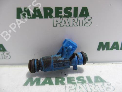 Used Injector FIAT STILO (192_) 1.2 16V (192_XA1B) (80 hp) 31469821