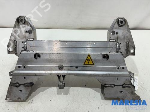 Subframe PEUGEOT 2008 II (UD_, US_, UY_, UJ_, UR_, UC_) 1.2 PureTech 100 (USHNK) | BP32305502M9