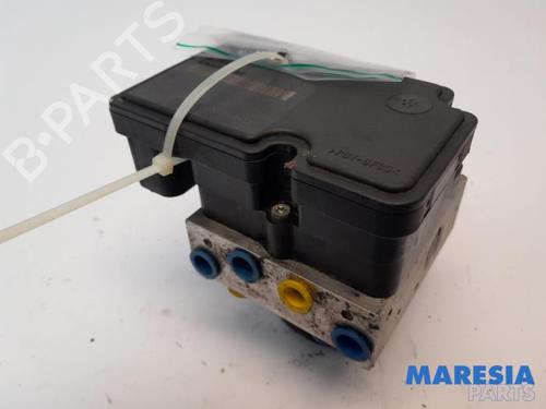 Used ABS pump RENAULT TWINGO II (CN0_) 1.2 16V (CN04, CN0B) (75 hp) 31440672