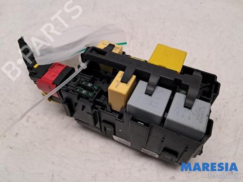 Used Fuse box PEUGEOT 308 II (LB_, LP_, LW_, LH_, L3_) 1.2 THP 130 (131 hp) 31457644