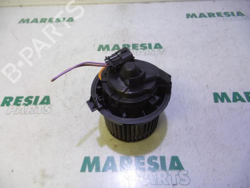 Used Heater blower motor RENAULT CLIO IV Grandtour (KH_) 0.9 TCe 90 (90 hp) 31452429