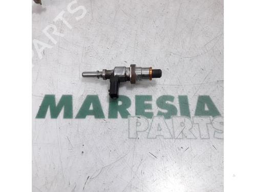 Used Injector RENAULT MEGANE III Grandtour (KZ0/1) 1.5 dCi (KZ0C, KZ1A) (90 hp) 31493661